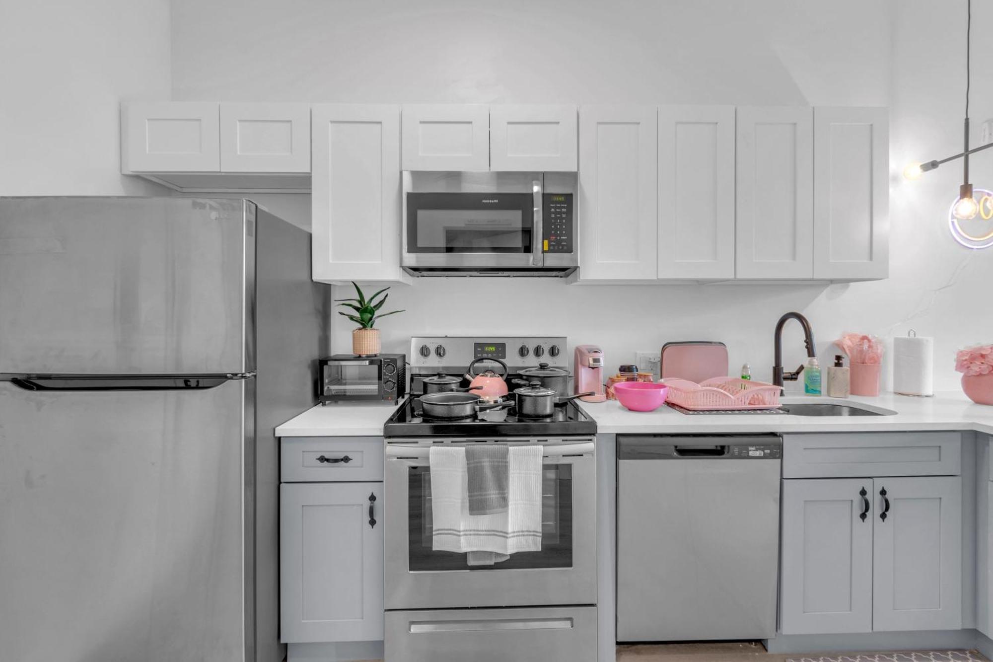 Appartement Pink Heaven Indoor Pool, Free Parking, Near Nyc à Elizabeth Extérieur photo