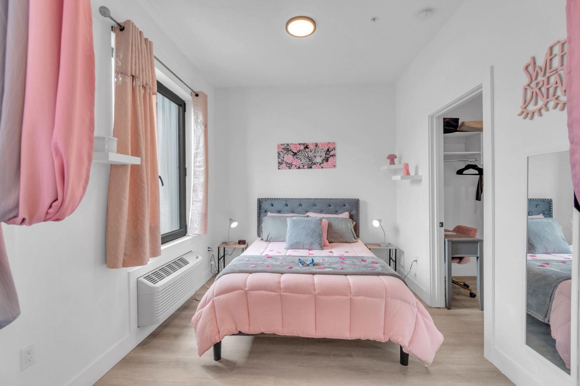 Appartement Pink Heaven Indoor Pool, Free Parking, Near Nyc à Elizabeth Extérieur photo
