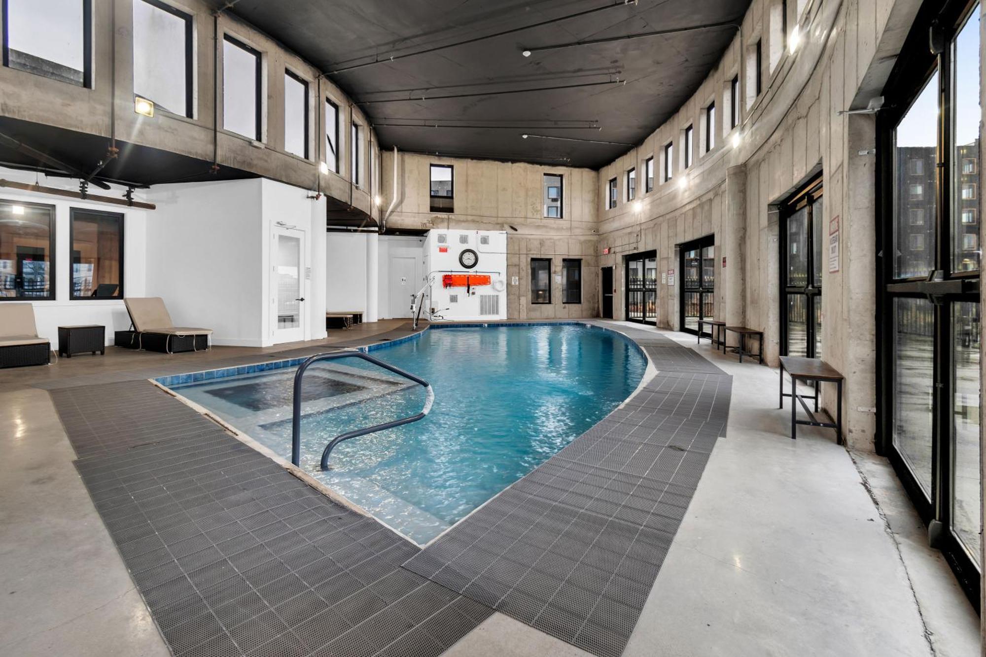 Appartement Pink Heaven Indoor Pool, Free Parking, Near Nyc à Elizabeth Extérieur photo